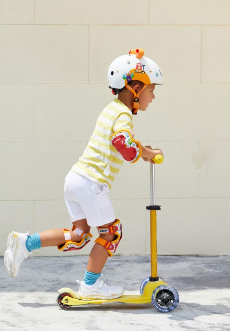 LED Scooter 3 Wheels Adjustable Handlebar Non-Slip G157