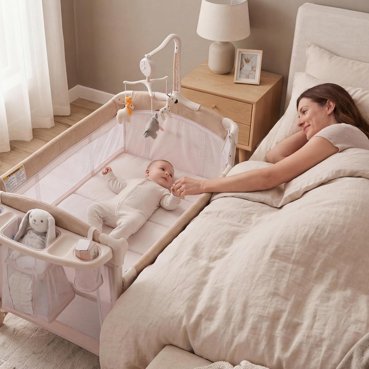 4 in 1 Pack and Play with Bassinet, Changing Table, Playpen and Carry Bag Y199228